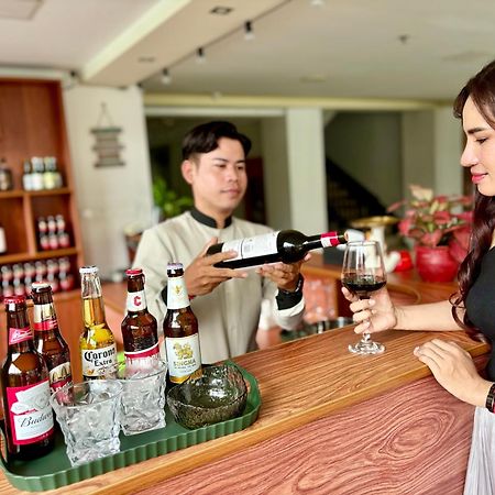 City Comfort Hotel Phnom Penh Airport Bagian luar foto