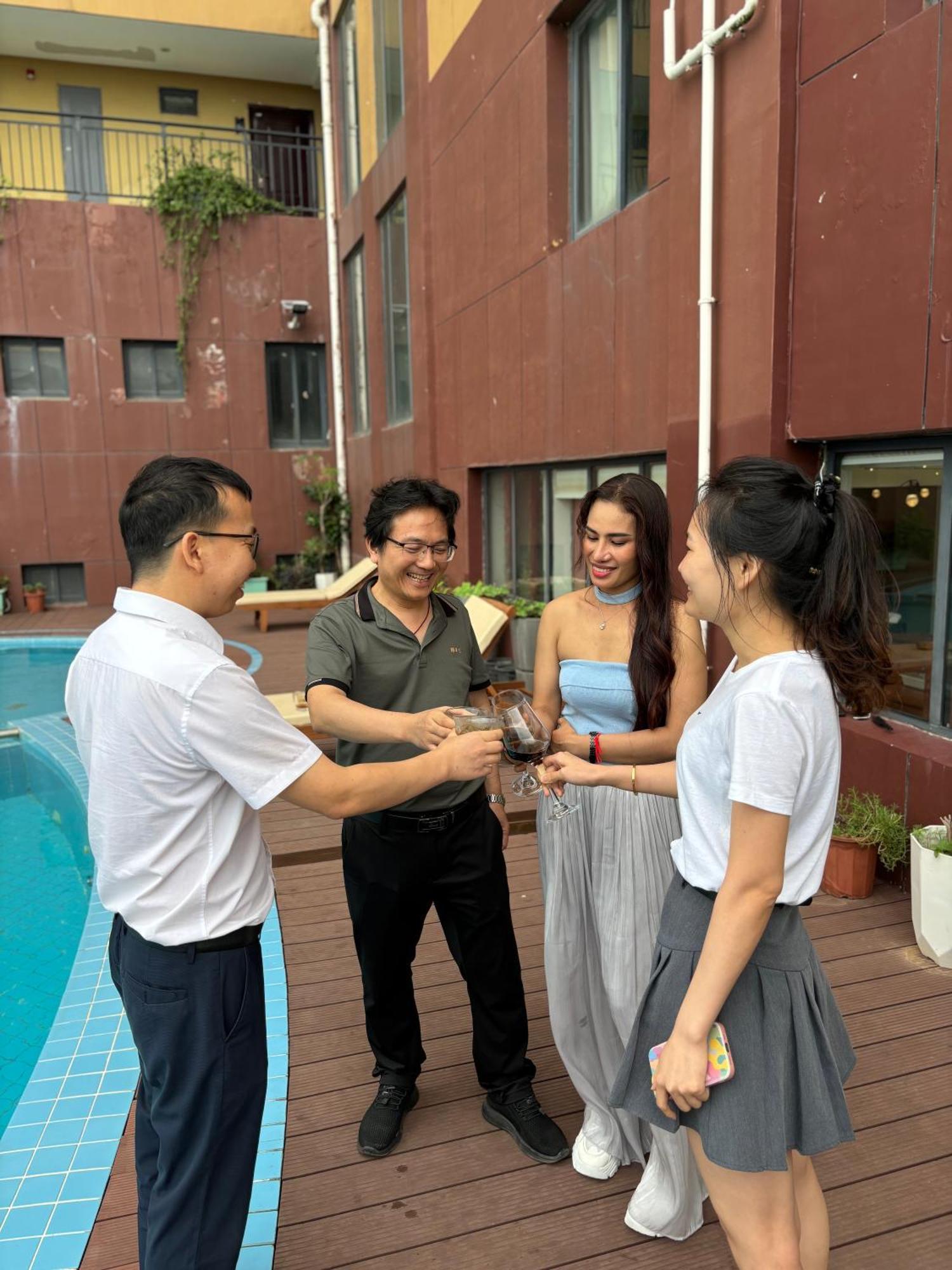 City Comfort Hotel Phnom Penh Airport Bagian luar foto